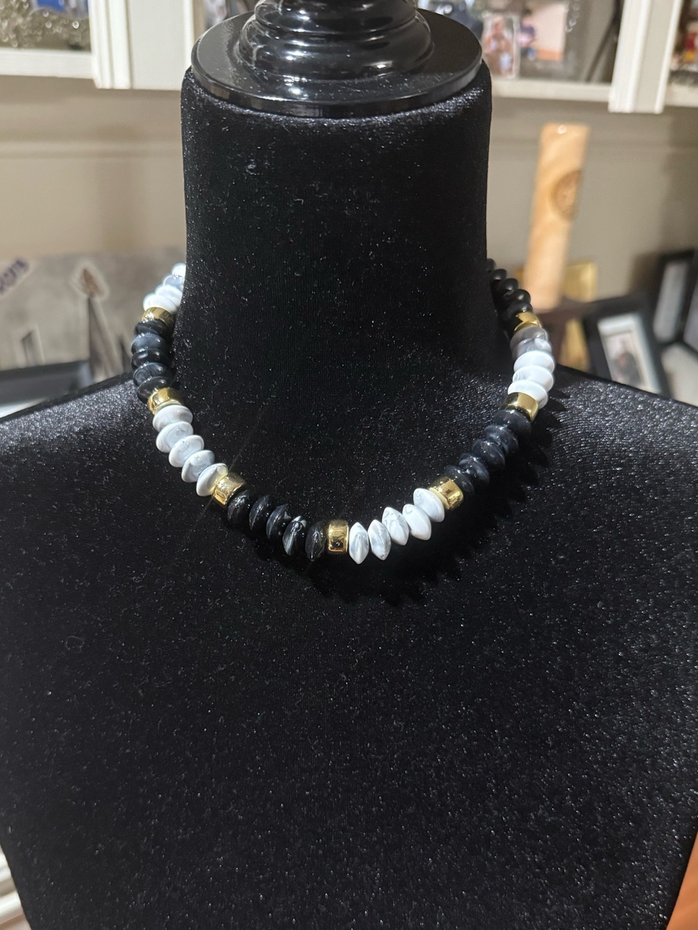 NWT Gold Accent Black Day Dream  Beaded Necklace